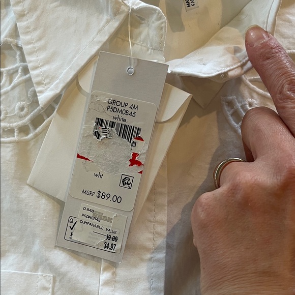 NWT DKNY White Sleeveless Blouse with Embroidery - Picture 4 of 6